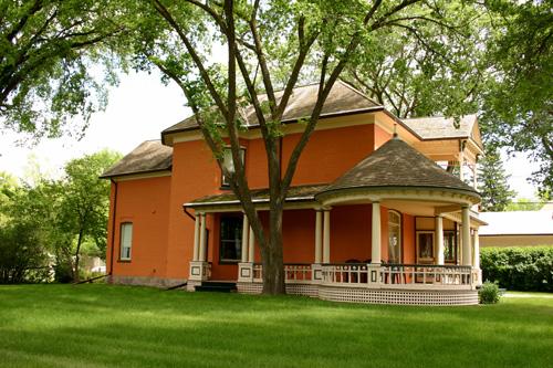 Southwest elevation of the Hay House, Killarney, 2006; Historic Resources Branch, Manitoba Culture, Heritage, Tourism and Sport,2006