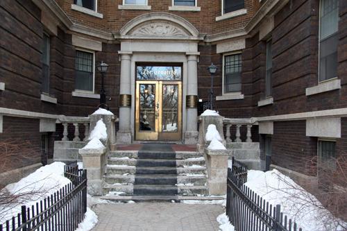 Main entrance of the Congress Apartments, Winnipeg, 2006; Historic Resources Branch, Manitoba Culture, Heritage, Tourism and Sport, 2006
