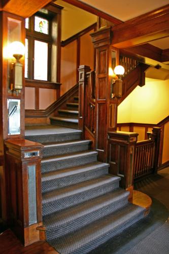 Main staircase of the Congress Apartments, Winnipeg, 2006; Historic Resources Branch, Manitoba Culture, Heritage, Tourism and Sport, 2006
