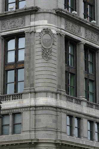 Corner detail of the Paris Building, Winnipeg, 2005; Historic Resources Branch, Manitoba Culture, Heritage, Tourism and Sport, 2005