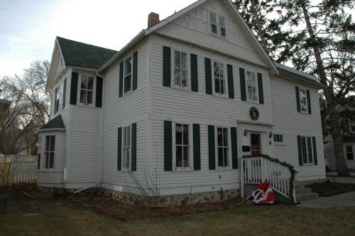 Cousins Residence Provincial Historic Resource, Medicine Hat (January 2006); Alberta Culture and Community Spirit, Historic Resources Management Branch, 2006