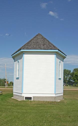 West elevation of Peace Lutheran Church, Chatfield, 2006; Historic Resources Branch, Manitoba Culture, Heritage and Tourism, 2006