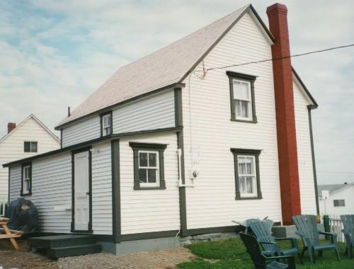 Rear and side view of of Alexander and Jennie Templeman House, Bonavista, circa 1997; HFNL 2004