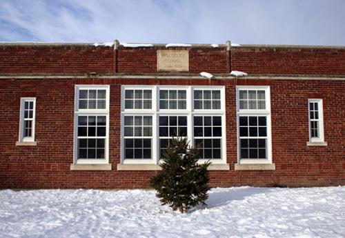 Wall detail of Wolseley School, Winnipeg, 2006; Historic Resources Branch, Manitoba Culture, Heritage and Tourism, 2006