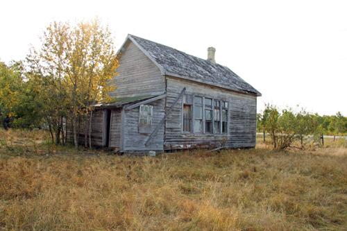Primary elevation, from the northwest, of Erinside School, Erinview area, 2006; Historic Resources Branch, Manitoba Culture, Heritage and Tourism, 2006