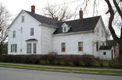 Northeast perspective of the Alexander Hood House, Yarmouth, NS; Heritage Division, NS Dept. of Tourism, Culture & Heritage, 2006