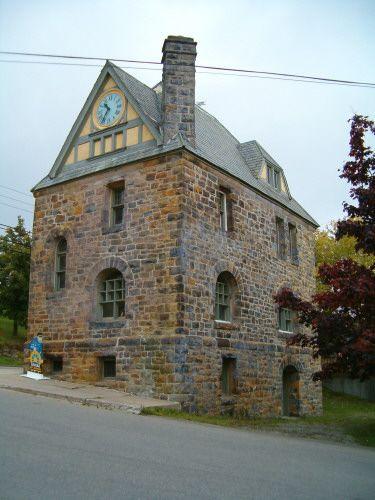 Gilbert H. Grosvenor Hall side and rear elevation.; Heritage Division, NS Dept. of Tourism, Culture and Heritage, 2004.
