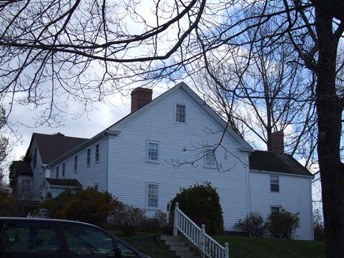 Stewart House side elevation.; Heritage Division, NS Dept. of Tourism, Culture and Heritage, 2006.