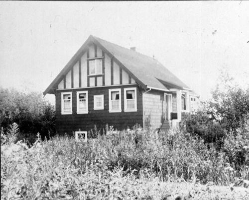 Historic exterior view of the Doherty Residence, ca. 1922.; North Vancouver Museum and Archives, # 8421.