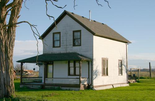Exterior view of the Hodge/Bates House; Corporation of Delta, 2004