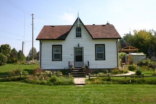 Front (west) Elevation; Susan Schappert, City of Peterborough 2004