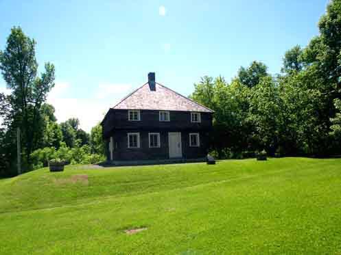 Blockhaus de la Rivière-Lacolle; Ministère de la Culture et des Communications, Jean-François Rodrigue, 2004