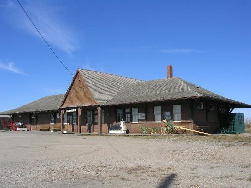 Looking NW, showing central gable and large, overhanging eave, 2005; Government of Saskatchewan, J. Bisson, 2005