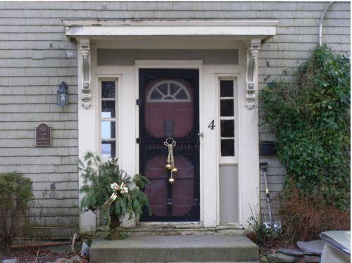 Detail of the front entry of the John Brown House, Yarmouth, NS; Heritage Division, NS Dept. of Tourism, Culture & Heritage, 2006
