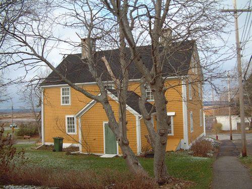 Rear elevation of Randall House, Wolfville, NS, 2006.; Heritage Division, NS Dept. of Tourism, Culture and Heritage, 2006.
