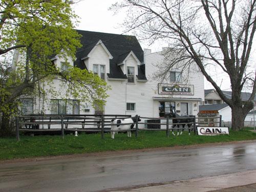 Gauvin House - front view; City of Dieppe