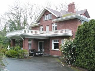 Exterior view of Valrose, 2004; Corporation of the District of Oak Bay, 2004.
