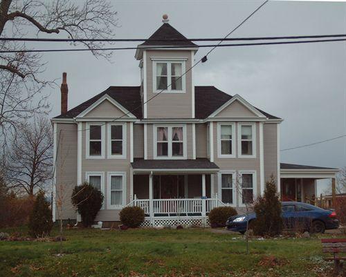 front elevation, Annandale, Wolfville, NS, 2006; Heritage Division, NS Dept. of Tourism, Culture and Heritage, 2006