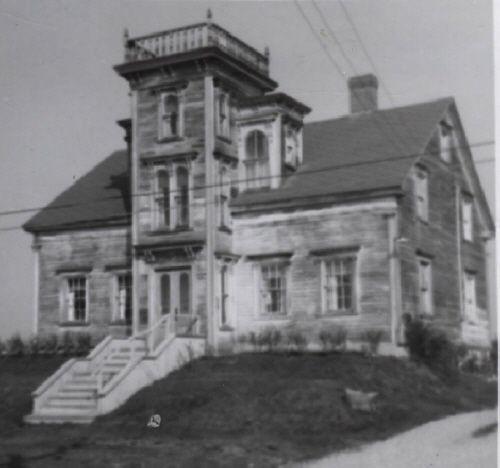 An old photo of the Ellery Scott House, Yarmouth, NS, taken at an unknown date; Courtesy Yarmouth County Museum & Archives