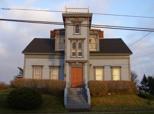 Front elevation of the Ellery Scott House, Yarmouth, NS; Heritage Division, NS Dept. of Tourism, Culture & Heritage, 2006