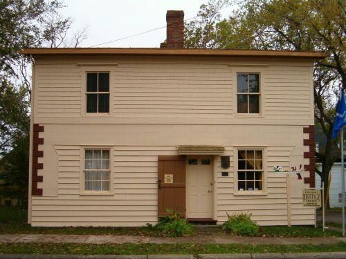 Front elevation.; Heritage Division, NS Dept. of Tourism, Culture and Heritage, 2004.