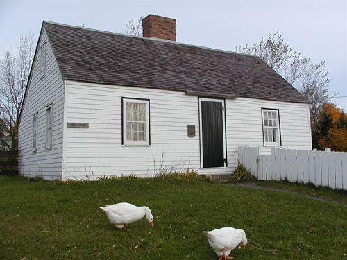 Giles House, Cole Harbour Farm, Cole Harbour, 2005.; Heritage Division, NS Dept. of Tourism, Culture and Heritage, 2005.
