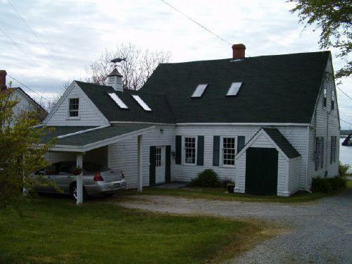 Rear elevation, Gurden Bill Homestead, Lockeport, 2004.; Heritage Division, NS Dept. of Tourism, Culture and Heritage, 2004.