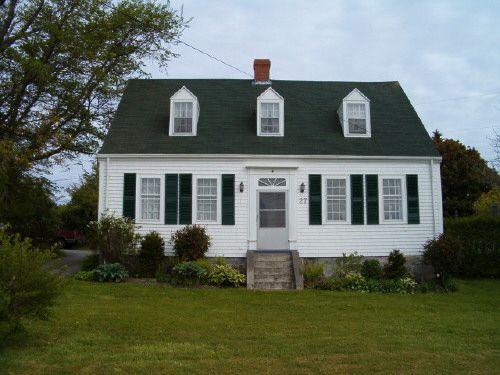 Front elevation, Gurden Bill Homestead, Lockeport, 2004.; Heritage Division, NS Dept. of Tourism, Culture and Heritage, 2004.