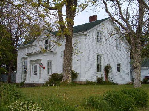 Front and west elevation, John Locke Homestead, Lockeport, 2004.; Heritage Division, NS Dept. of Tourism, Culture and Heritage, 2004.