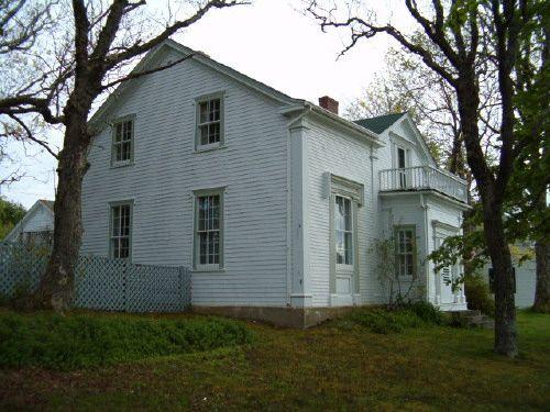 Front and east elevation, John Locke Homestead, Lockeport, 2004.; Heritage Division, NS Dept. of Tourism, Culture and Heritage, 2004.