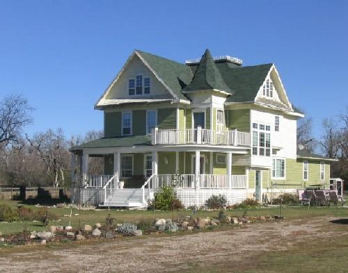 Distance view of front and south elevations, 2005.; Government of Saskatchewan, Marvin Thomas, 2005.