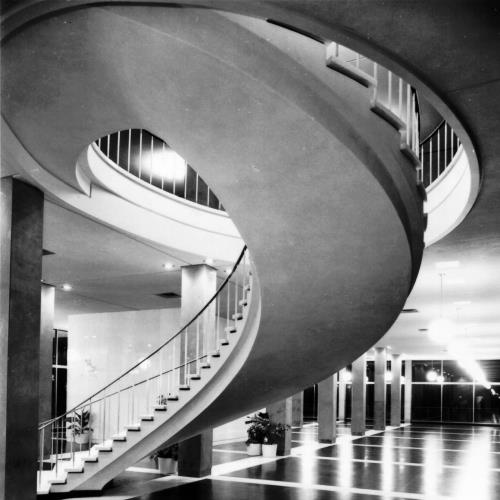 Ovoid grand staircase in foyer.; City of Ottawa Archives, 2001, Archives de la ville de Ottawa, 2001.