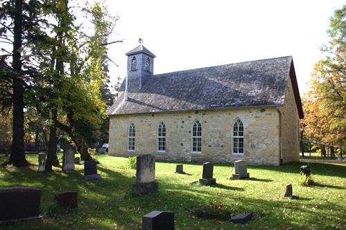 Secondary view, from the northwest, of Little Britain United Church, Lockport area, 2006; Historic Resources Branch, Manitoba Culture, Heritage & Tourism, 2006