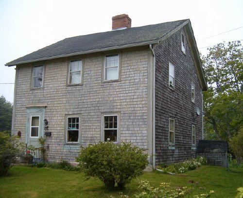 Front and south elevation, Ebenezer Corning Jr. House, Yarmouth, 2004.; Heritage Division, NS Dept. of Tourism, Culture and Heritage, 2004.