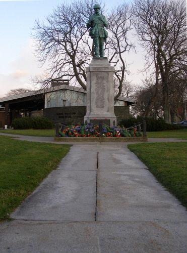 War Memorial and Park as seen from Main Street, Yarmouth, NS, 2006.; Heritage Division, NS Dept. of Tourism, Culture and Heritage, 2006