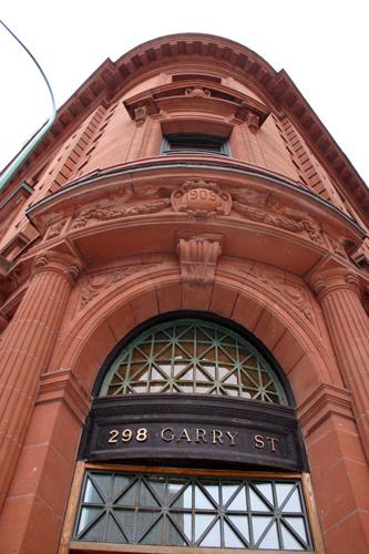 Main entrance of the Canada Permanent Building, Winnipeg, 2006; Historic Resources Branch, Manitoba Culture, Heritage, Tourism and Sport, 2006