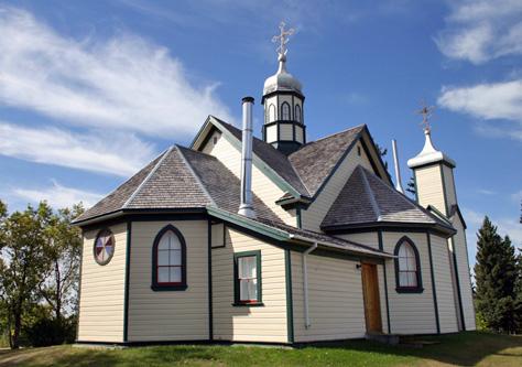 Secondary view, from the northeast, of St. Michael's Ukrainian Catholic Church, Olha, 2006; Historic Resources Branch, Manitoba Culture, Heritage and Tourism, 2006