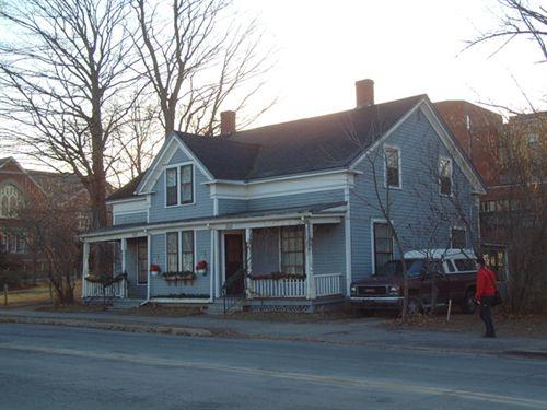 side elevation, Christie House, Wolfville, NS, 2006; Heritage Division, NS Dept. of Tourism, Culture and Heritage, 2006
