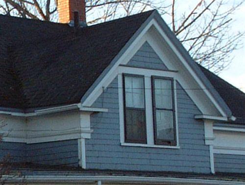 gable detail, Christie House, Wolfville, NS, 2006; Heritage Division, NS Dept. of Tourism, Culture and Heritage, 2006
