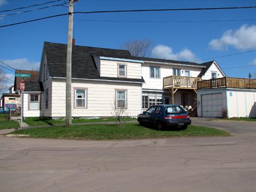 Léger House - south view; City of Dieppe