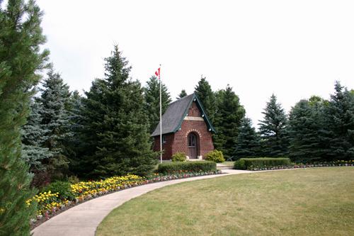 Contextual view, from the southwest, of Darlingford Memorial and Park, Darlingford, 2006; Historic Resources Branch, Manitoba Culture, Heritage, Tourism and Sport, 2006