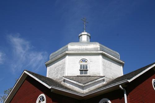 View of the dome of Holy Trinity Ukrainian Greek Orthodox Church, Poplarfield, 2006; Historic Resources Branch, Manitoba Culture, Heritage and Tourism, 2006