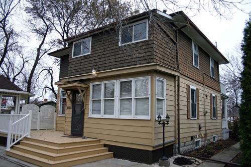 Secondary elevations, from the southeast, of the Klippenstein House, Altona, 2006; Historic Resources Branch, Manitoba Culture, Heritage and Tourism, 2006