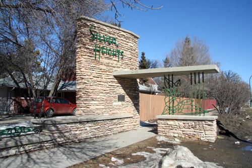 Contextual view, from the southeast, of the Silver Heights Gates, Winnipeg, 2006; Historic Resources Branch, Manitoba Culture, Heritage and Tourism, 2006
