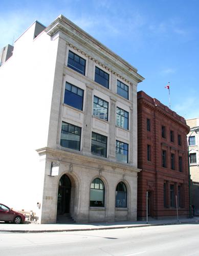 Contextual view, from the southeast, of the Garry Block, Winnipeg, 2006; Historic Resources Branch, Manitoba Culture, Heritage and Tourism, 2006