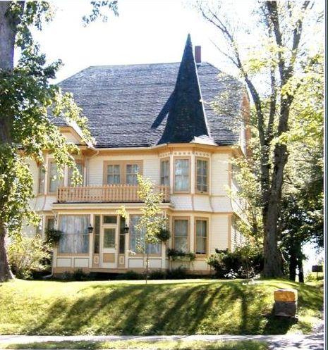 Captain Peter Hanson House - Front facade of the house on Bridge Street; Town of Sackville
