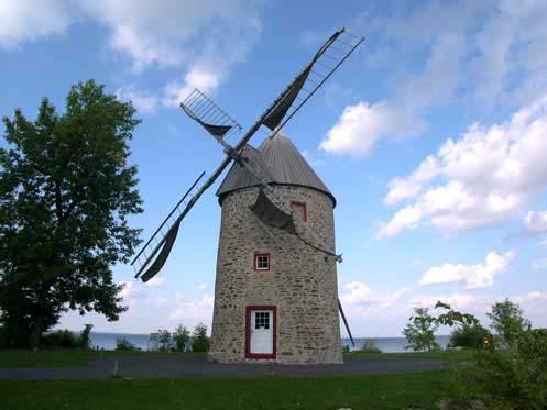 Moulin à vent de Pointe-du-Moulin; Ministère de la Culture et des Communications, Jean-François Rodrigue, 2004