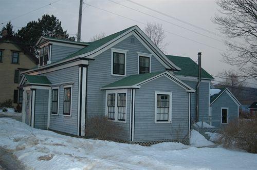 North West profile of Riley - Burnham House, Annapolis Royal, Nova Scotia, 2009.; Heritage Division, Nova Scotia Department of Tourism, Culture and Heritage, 2009.
