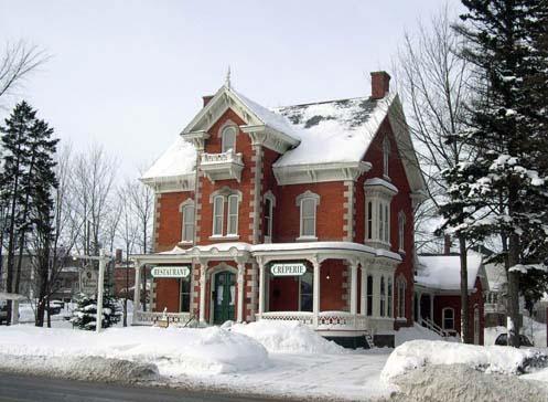 Maison et écurie William-Mitchell; Ministère de la Culture et des Communications, Jean-François Rodrigue, 2004