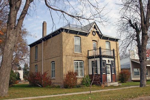 Primary elevations, from the southwest, of the Fowler House, Baldur, 2006; Historic Resouces Branch, Manitoba Culture, Heritage and Tourism, 2006